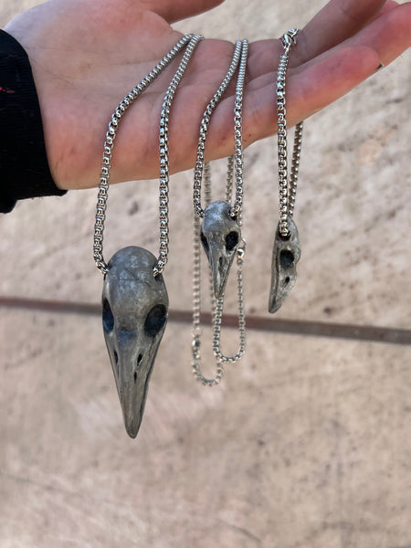 Korp, handgjorda halsband