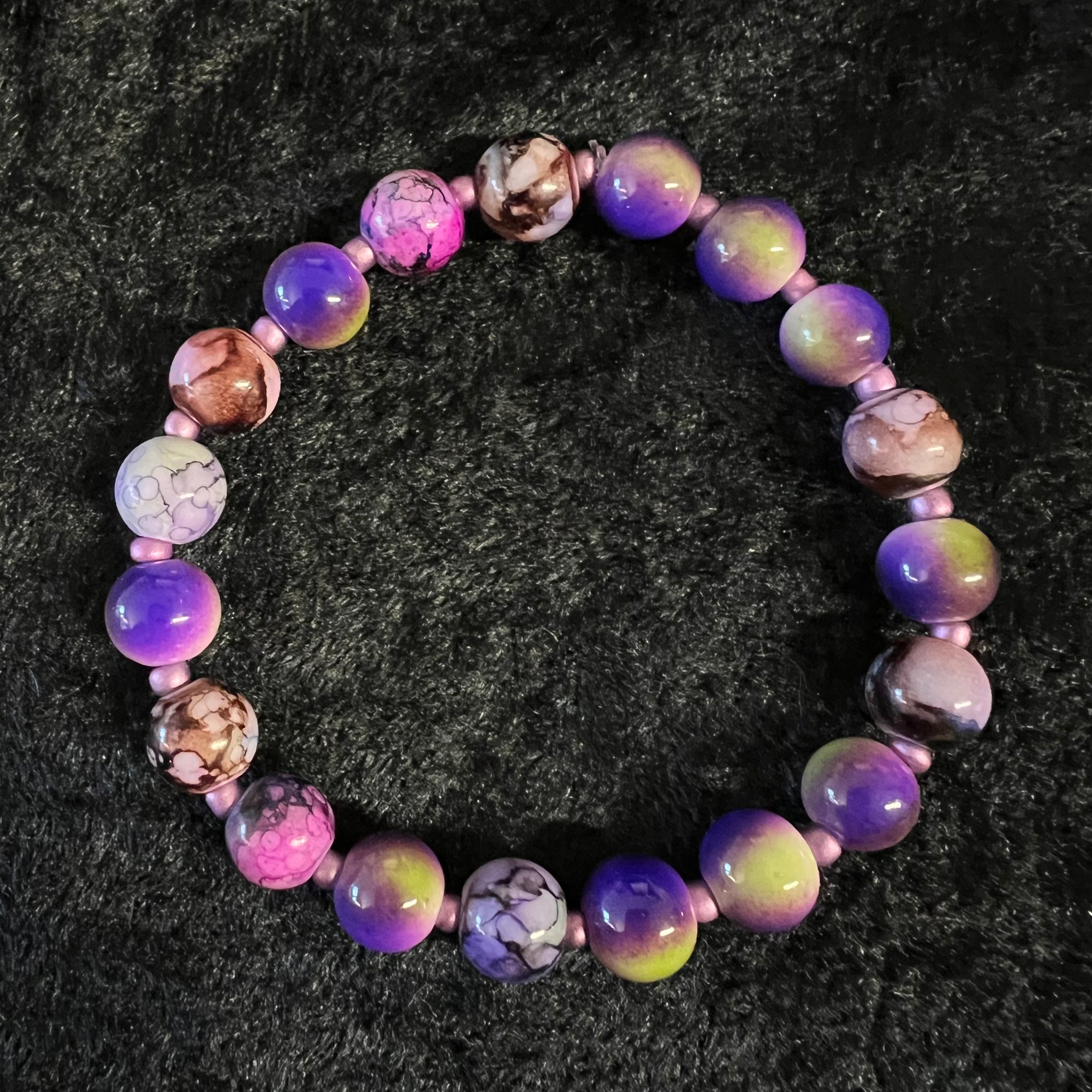 Armband i halvädelsten och glas 17,5 cm